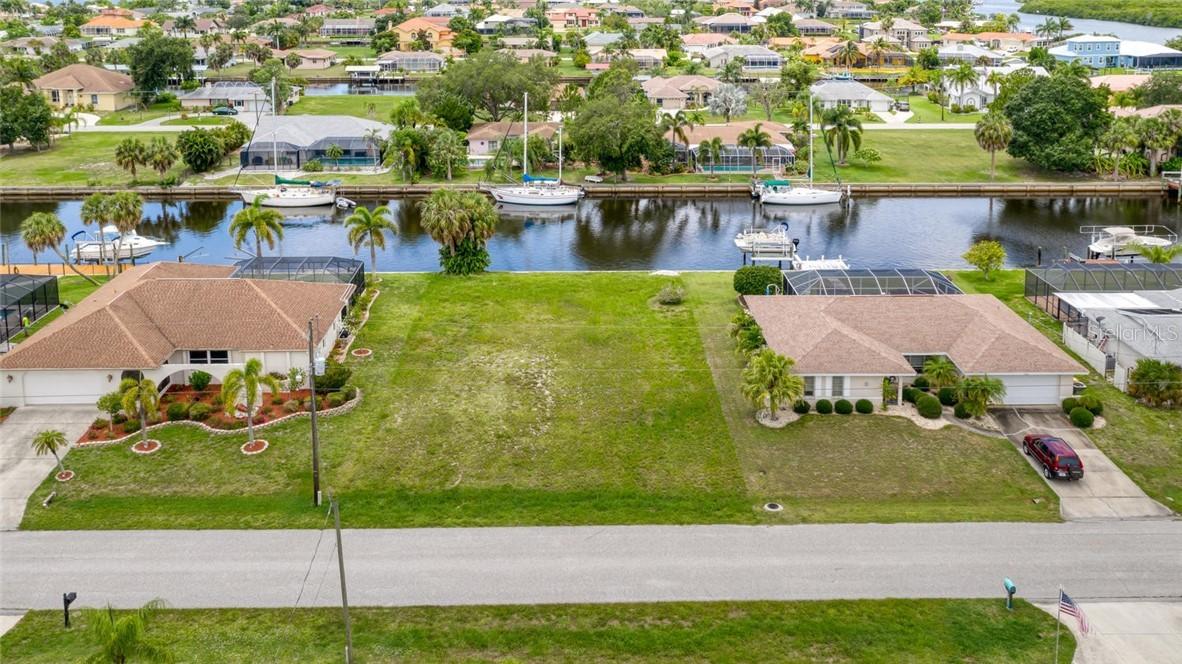 121 Peckham St., Port Charlotte, FL 33952