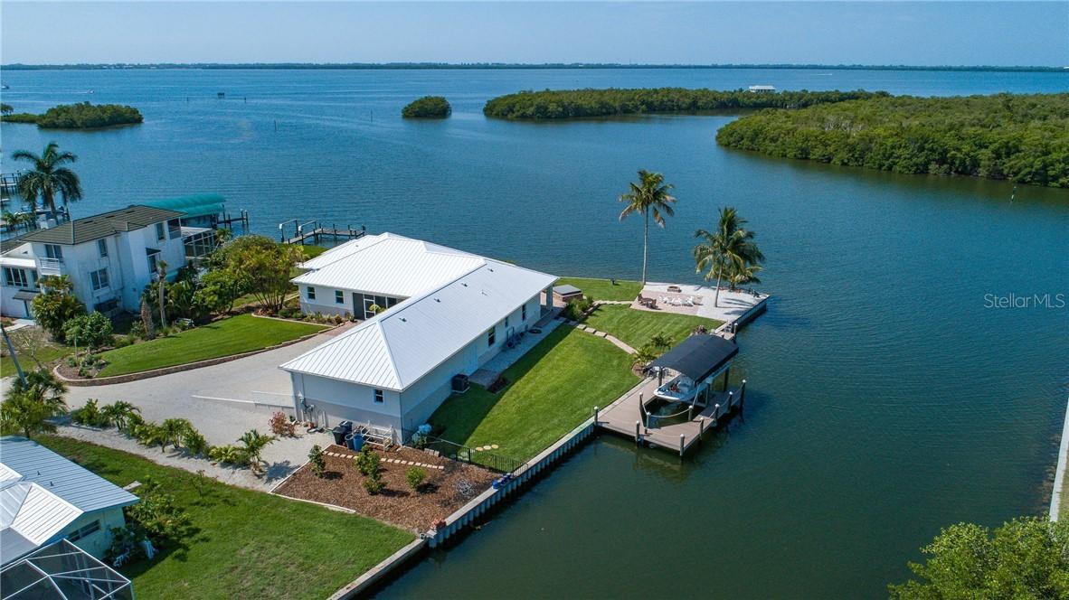 3835 San Carlos Dr., St James City, FL 33956