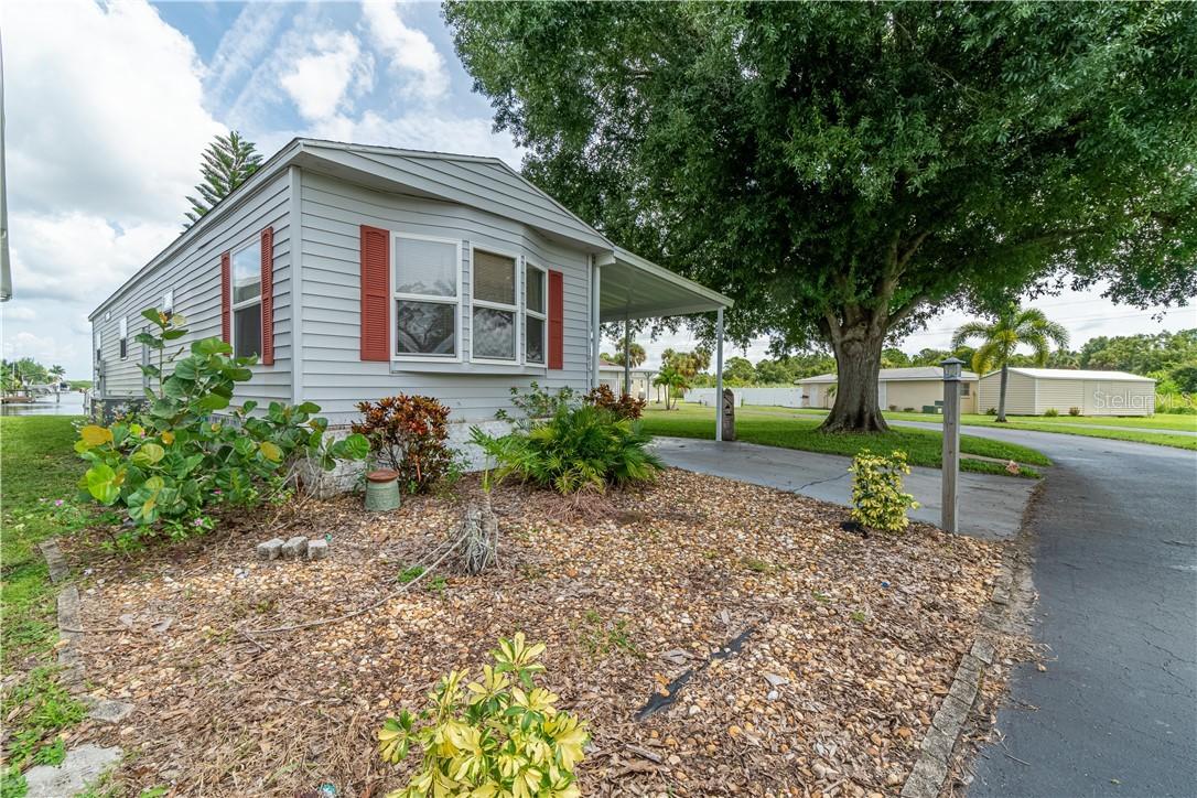 3015 Bayside Pkwy., Punta Gorda, FL 33982