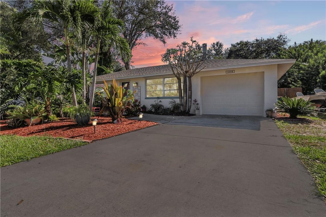 2098 Dewitt St., Port Charlotte, FL 33952