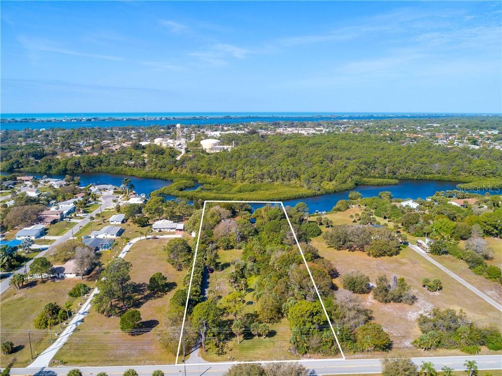 360 S Oxford Dr., Englewood, FL 34223