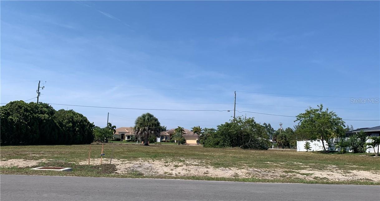 3319 SW 7th Ln., Cape Coral, FL 33991