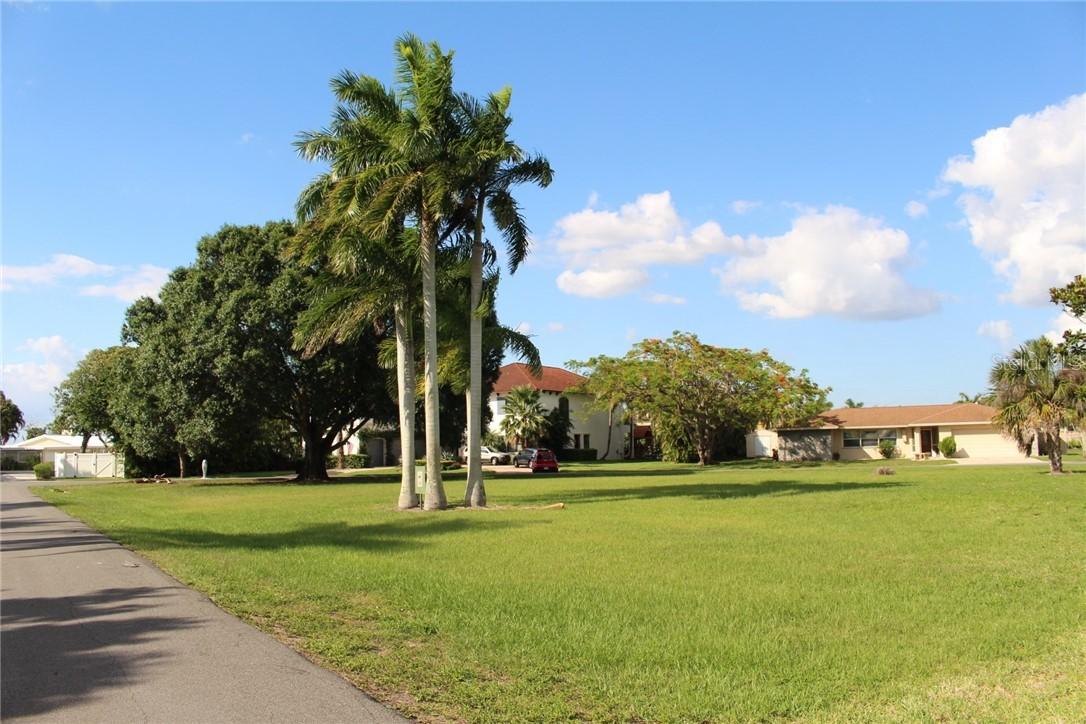 5412 Parker Dr., Fort Myers, FL 33919