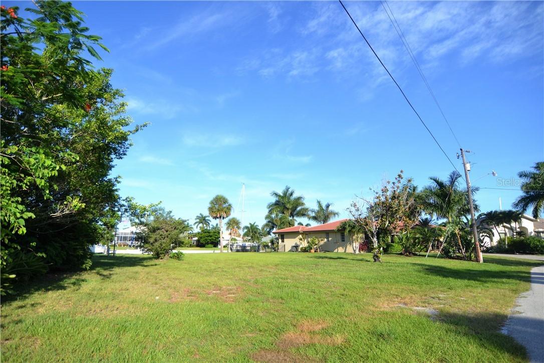 87 Ocean Dr, Punta Gorda, FL 33950