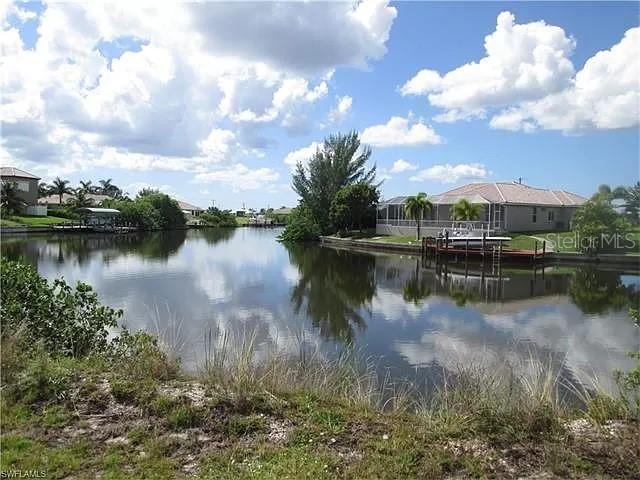 20 NW 32nd Pl., Cape Coral, FL 33993