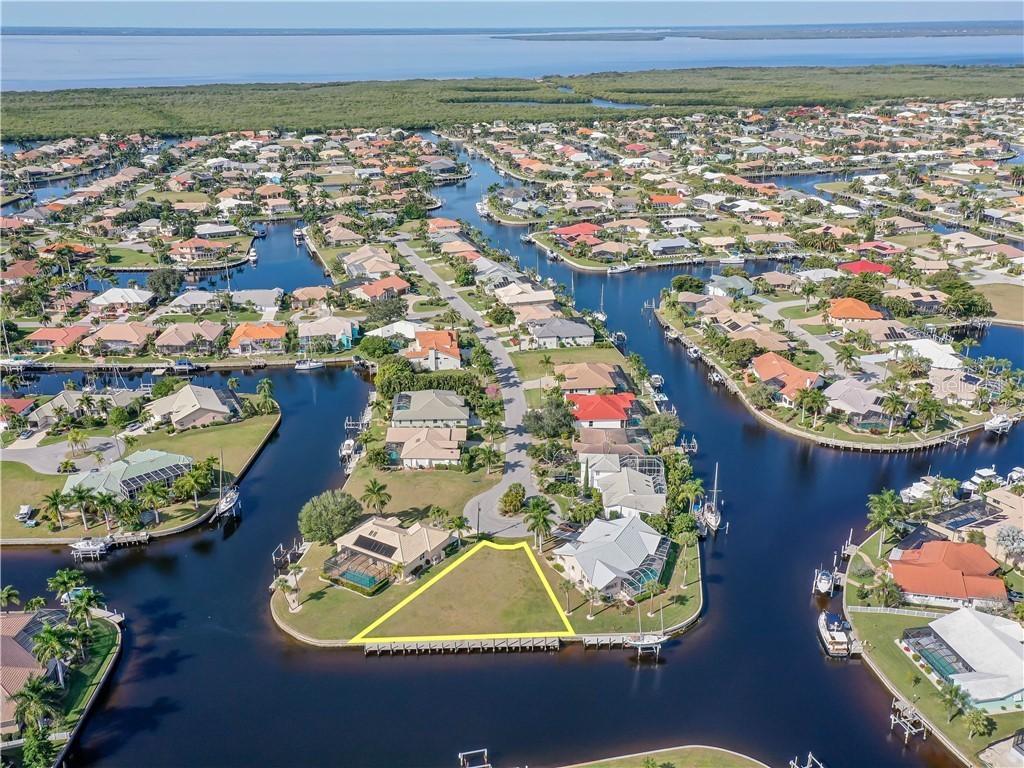 2300 Saint Davids Island Ct., Punta Gorda, FL 33950