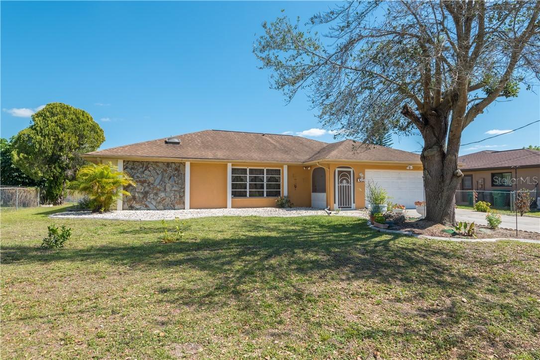 1094 Waterside St., Port Charlotte, FL 33952