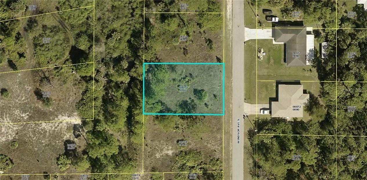 456 Windsor Ave., Lehigh Acres, FL 33974