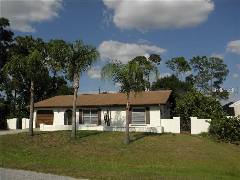 907 Columbia Ter., Port Charlotte, FL 33948