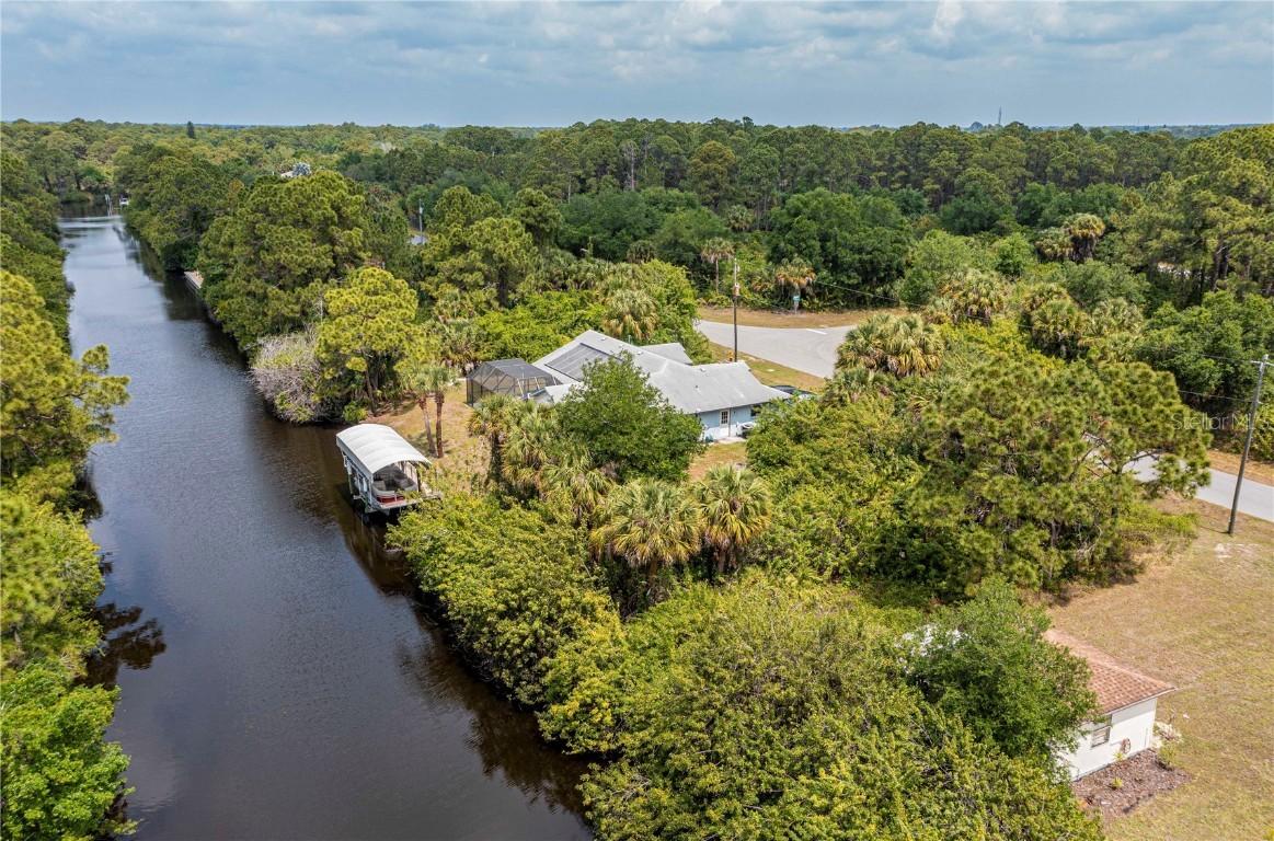 427 Ramblewood St., Port Charlotte, FL 33953