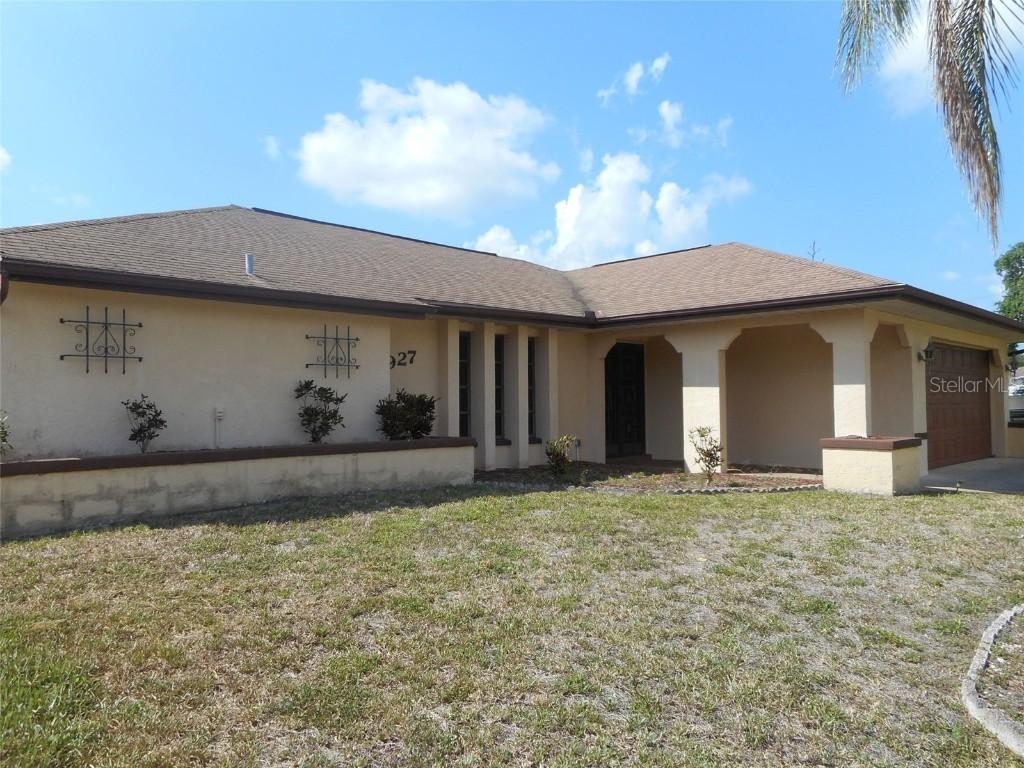 927 Tropical Cir., Port Charlotte, FL 33948