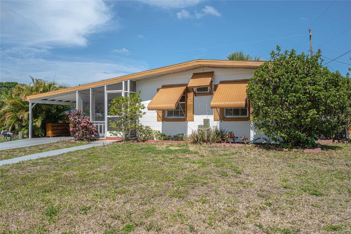 2329 Wiley St., Port Charlotte, FL 33952