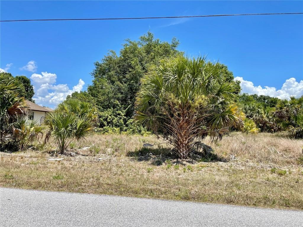 216 Waterside St., Port Charlotte, FL 33954