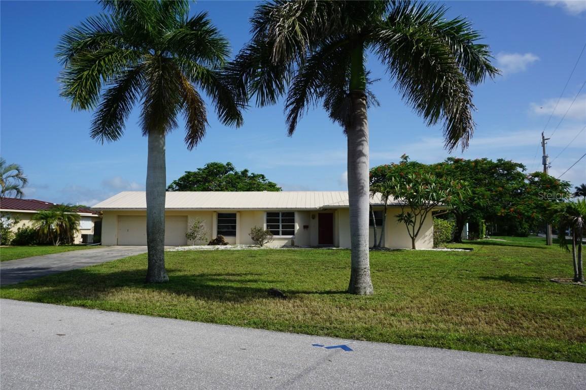 2700 Luna Ct., Punta Gorda, FL 33950