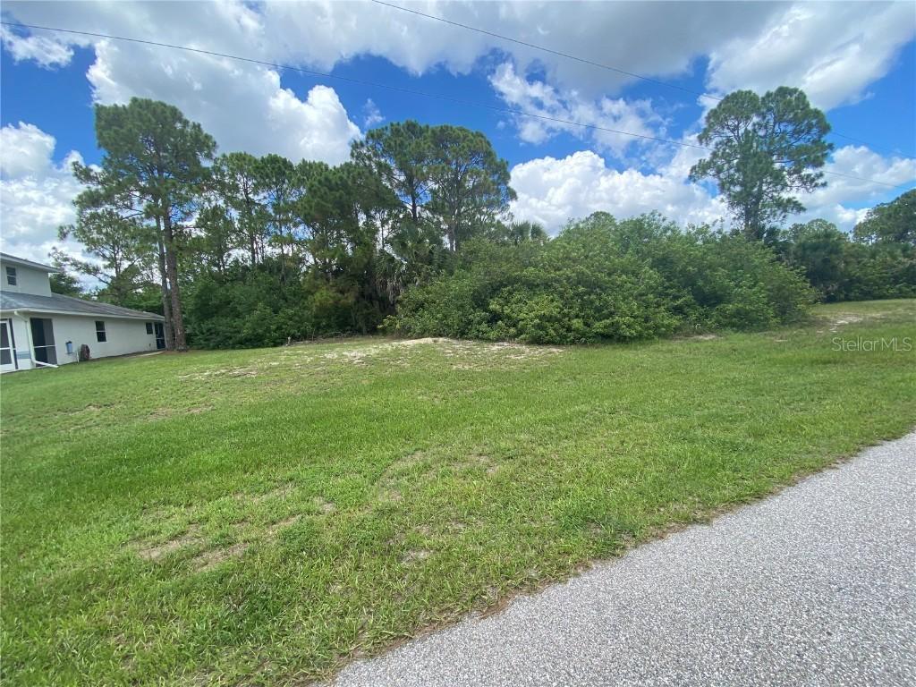 330 Albatross Rd., Rotonda West, FL 33947
