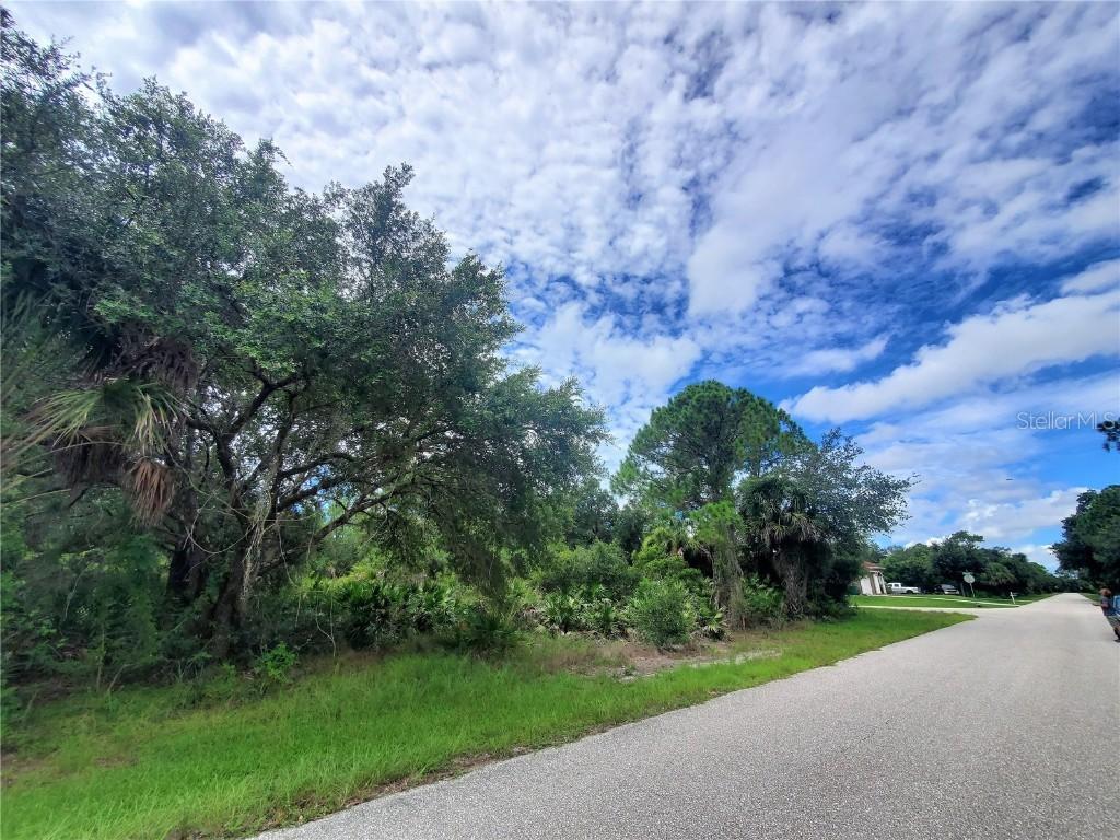 17135 Waldrun Ave., Port Charlotte, FL 33948