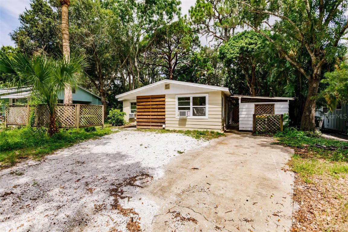 2347 Arlington St., Sarasota, FL 34239