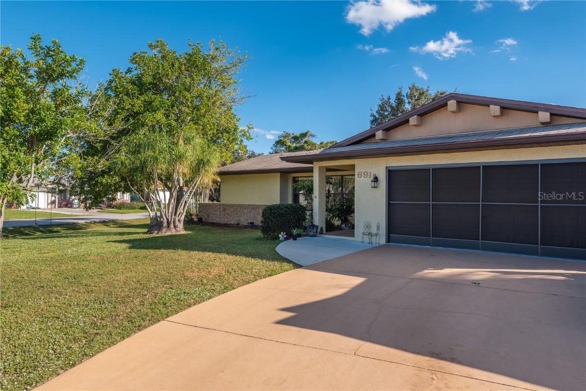 691 Chamber St., Port Charlotte, FL 33948