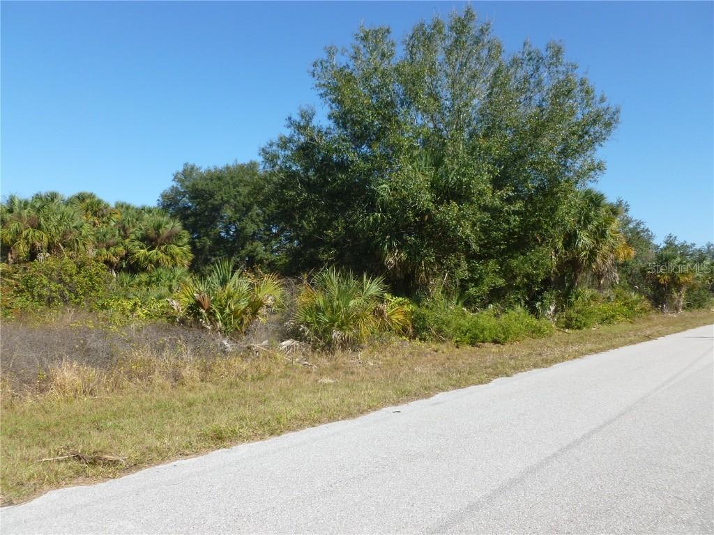 19092 Birdcall Ave., Port Charlotte, FL 33954