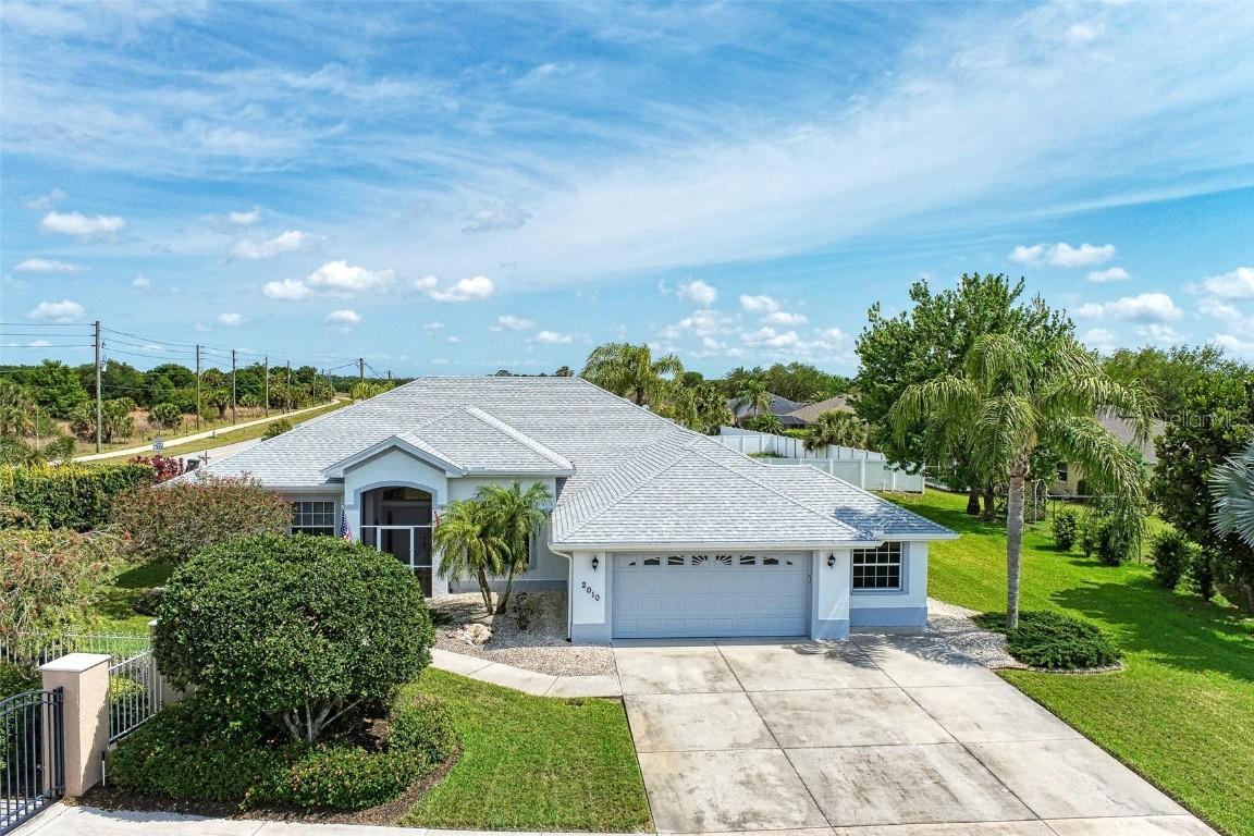 2010 Charleston Park Dr., North Port, FL 34287