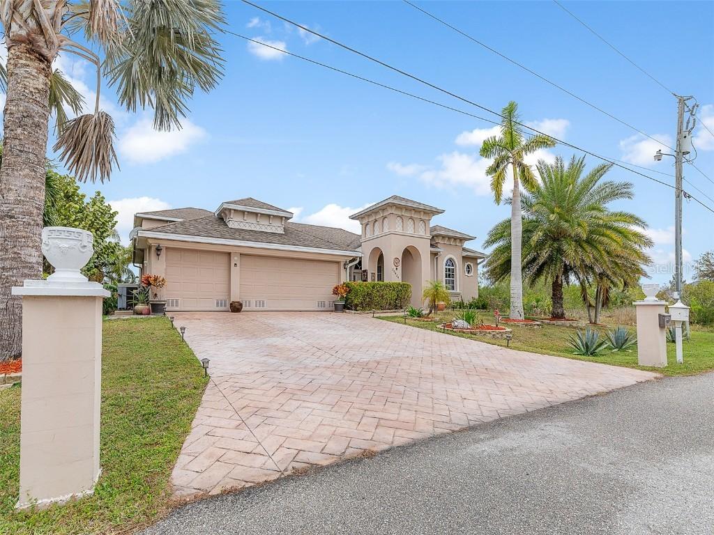 10424 Rainsville St., Port Charlotte, FL 33981