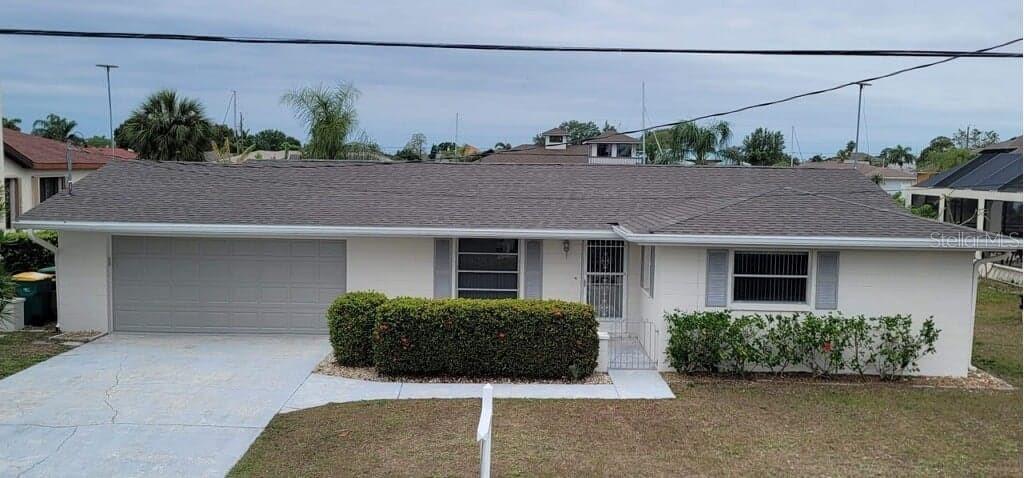 121 SW Leland St., Port Charlotte, FL 33952
