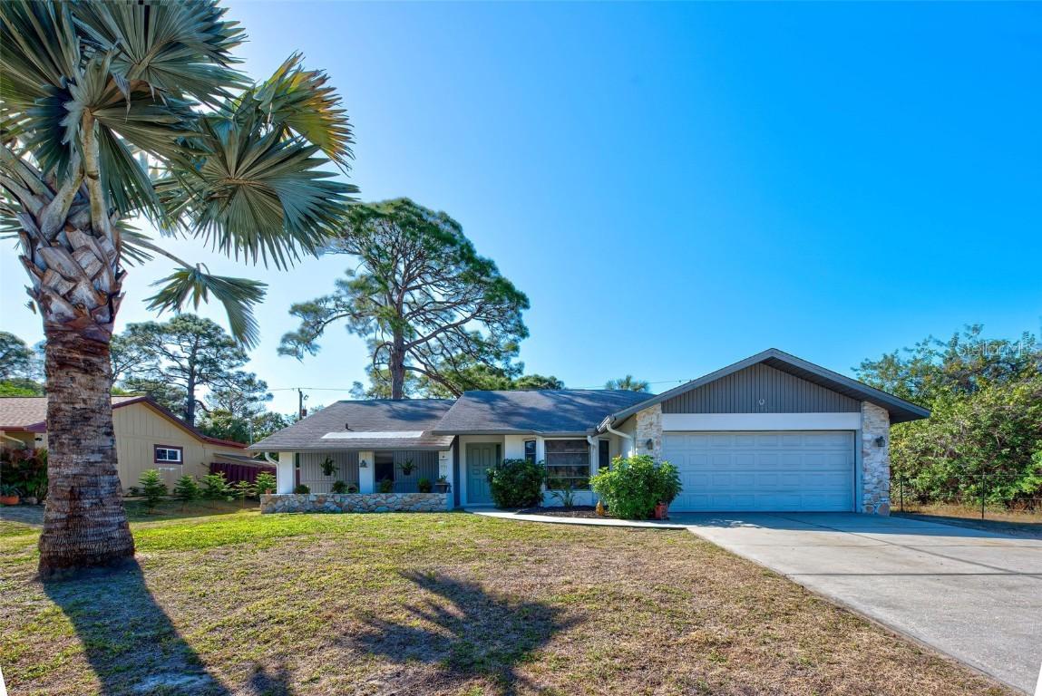 11965 Surrey Ave., Port Charlotte, FL 33981