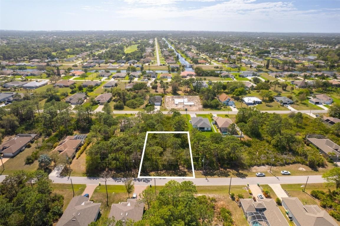 135 Jade St., Rotonda West, FL 33947