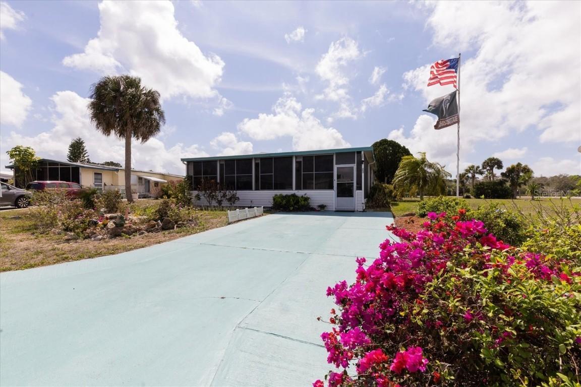 7642 Ratan Cir., Port Charlotte, FL 33981