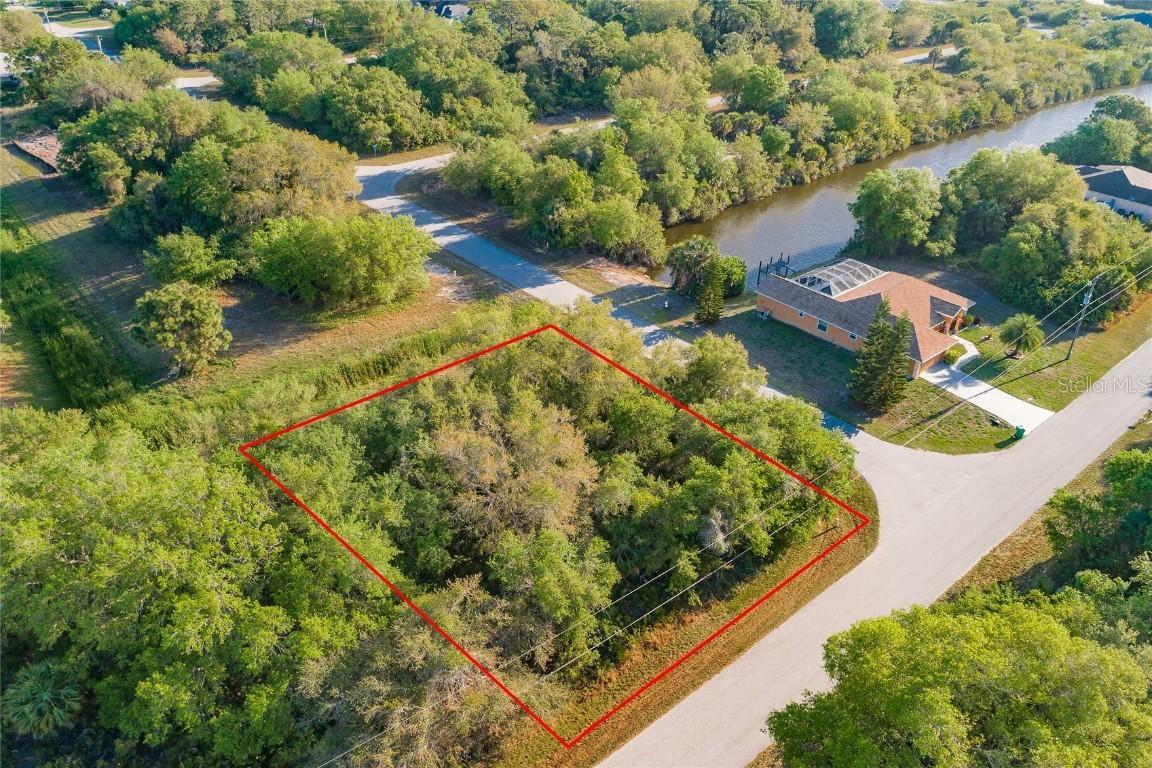 10024 Cocoa Beach St., Port Charlotte, FL 33981