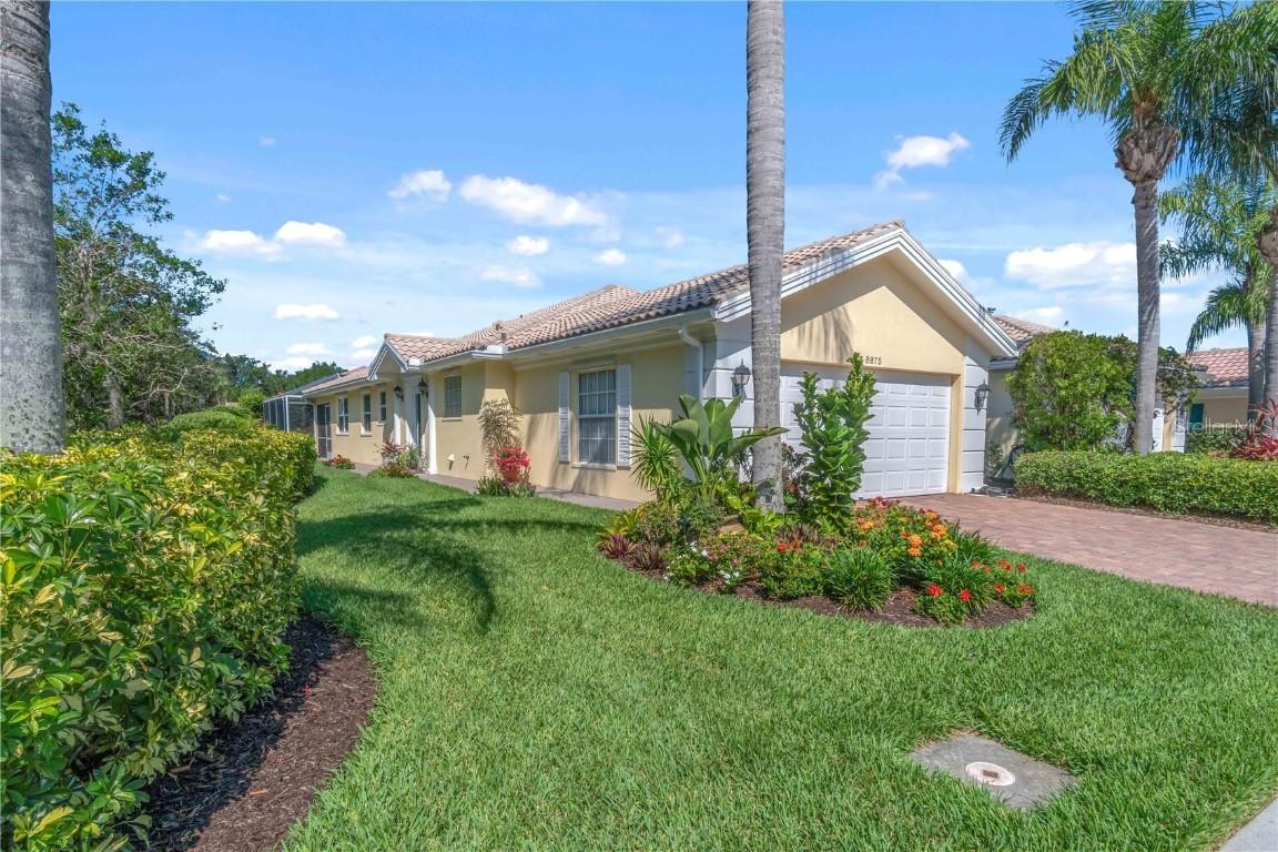 8875 Etera Dr., Sarasota, FL 34238