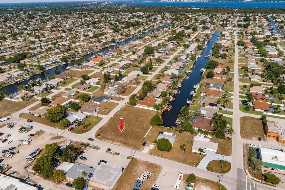1327 SE 16th Pl., Cape Coral, FL 33990