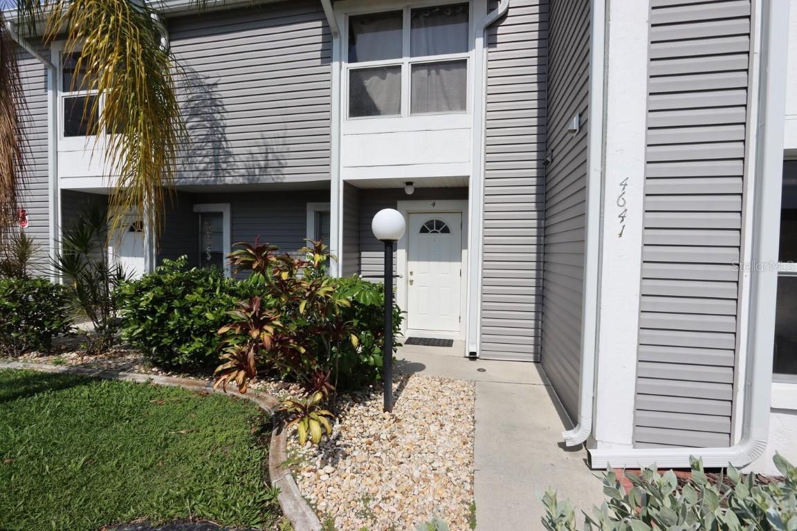 4641 SW Santa Barbara Pl. #4, Cape Coral, FL 33914
