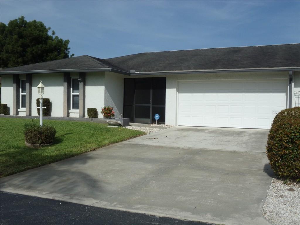 4833 Tredegar Ln., Fort Myers, FL 33919