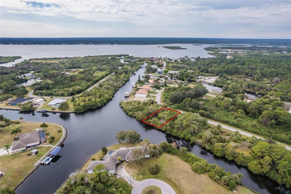 1395 Liggett Cir., Port Charlotte, FL 33953