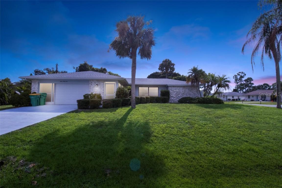 1236 Kensington St., Port Charlotte, FL 33952