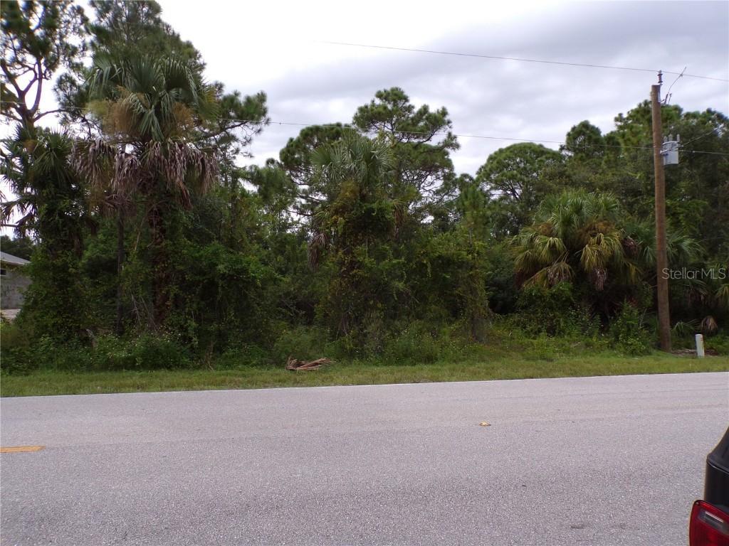 287 Ravenswood Blvd., Port Charlotte, FL 33954
