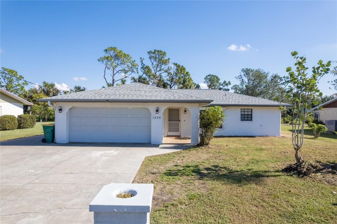 1228 Hinton St., Port Charlotte, FL 33952