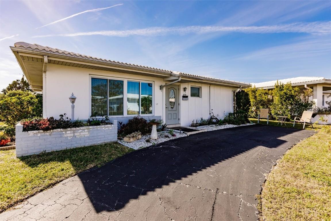 8791 Pickwick Rd., North Port, FL 34287