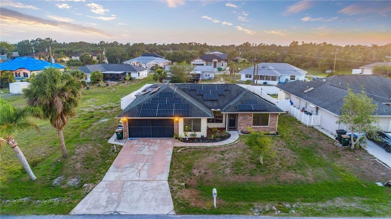 2147 Floribanna St., North Port, FL 34287