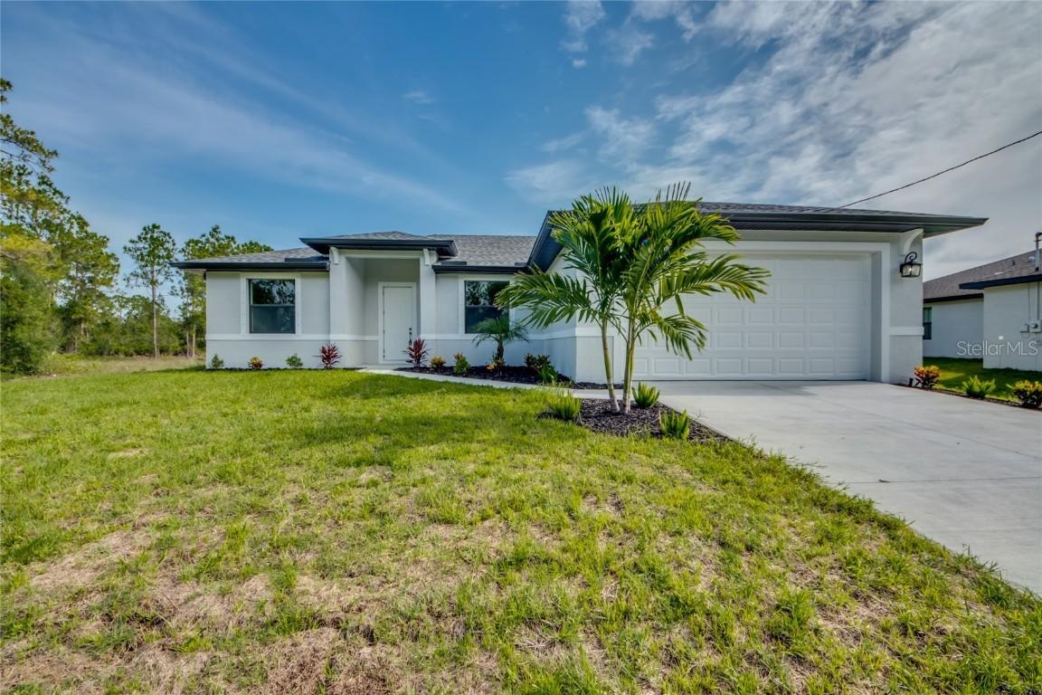 923 Belmont St., Lehigh Acres, FL 33974
