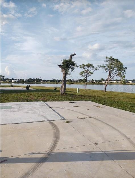 7574 Ratan Cir., Port Charlotte, FL 33981