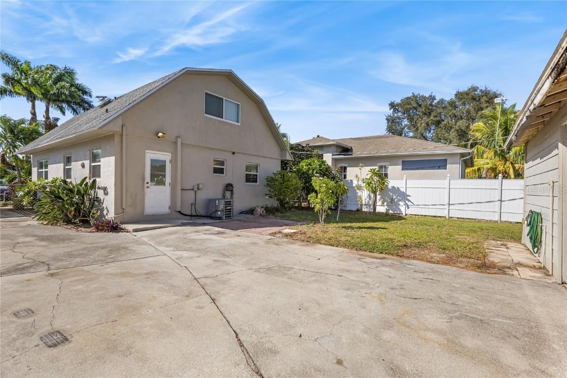 3577 Poinsettia Ave., Naples, FL 34104