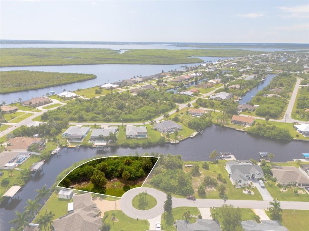 4497 Bayview St., Port Charlotte, FL 33948