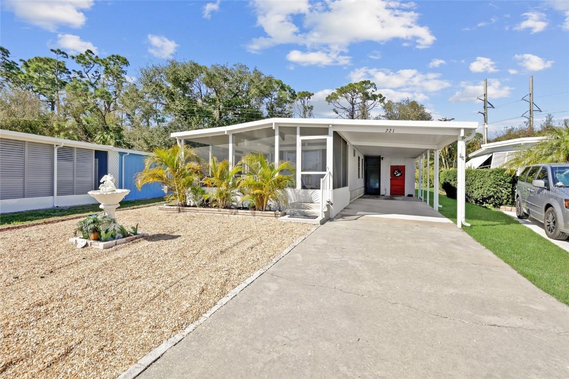 221 Shrub Ln., North Fort Myers, FL 33917