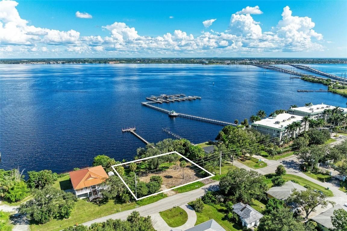 5060 Melbourne St., Punta Gorda, FL 33980