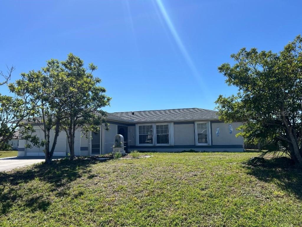 12143 Du Barry Ave., Port Charlotte, FL 33981