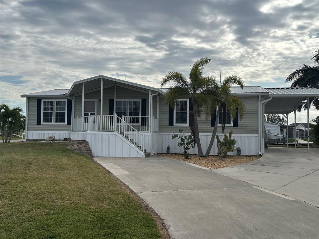 701 Hollyhill Ct., Punta Gorda, FL 33950