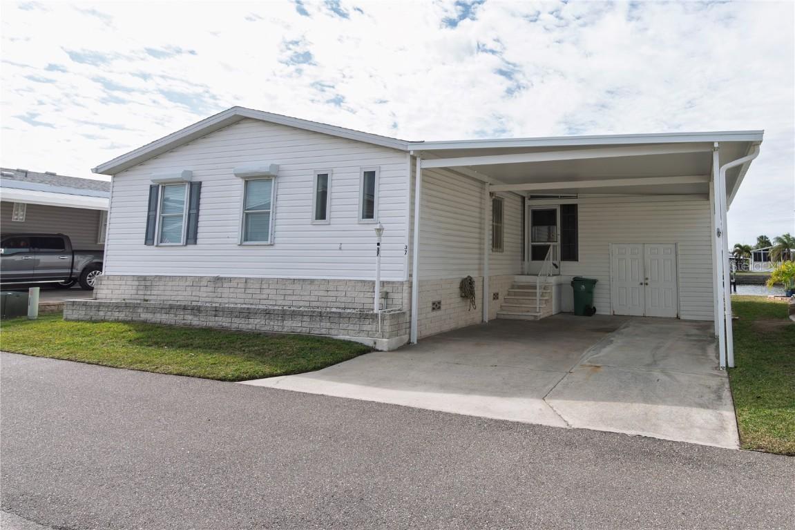 37 Emden Cir., Punta Gorda, FL 33950