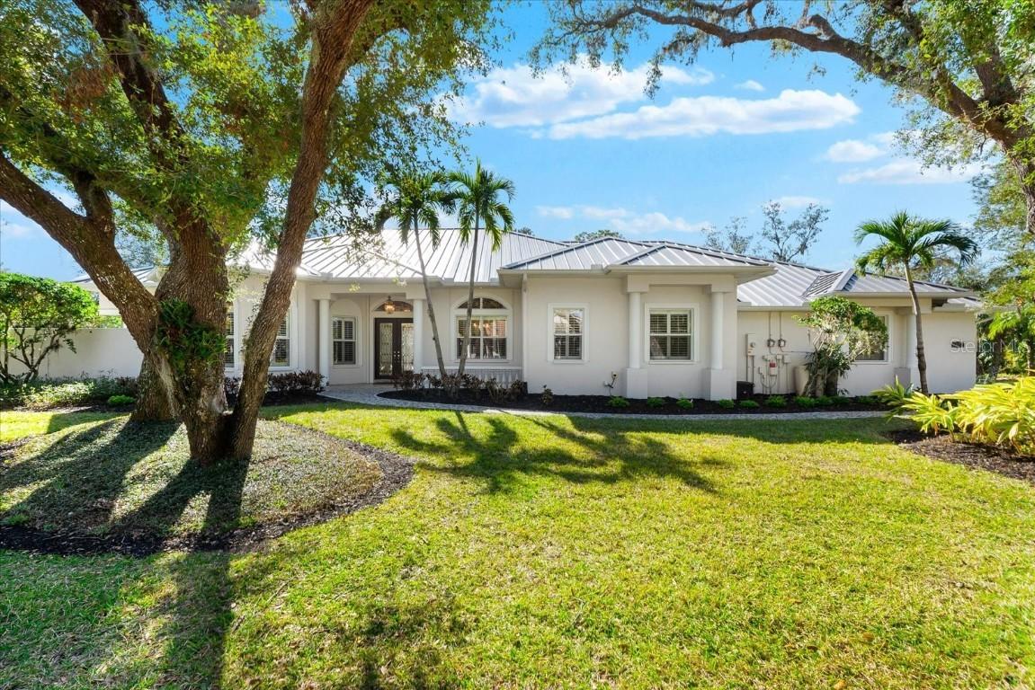 7563 Albert Tillinghast Dr., Sarasota, FL 34240
